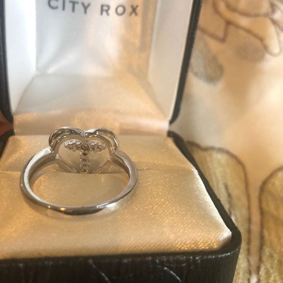 Cross in Heart Ring - Picture 4 of 6